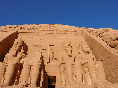 Tempel mit Himmel Foto 